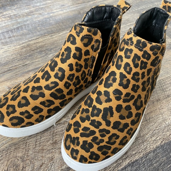 Shoes - Leopard sneakers